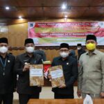 Bupati Tanjabbar Hadiri Rapat Paripurna Ke-II KUA dan PPAS DPRD